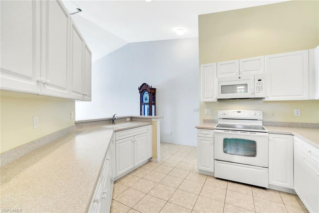 25061 Peacock Ln 201, Naples, FL 34114-9