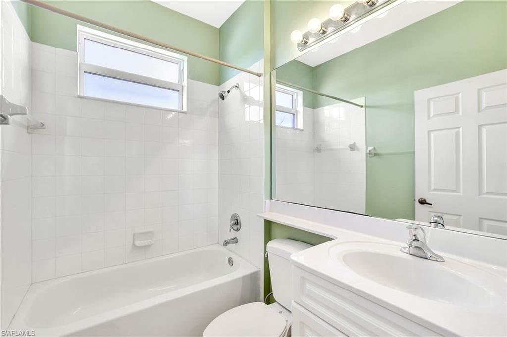 25061 Peacock Ln 201, Naples, FL 34114-17