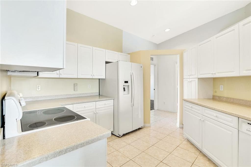 25061 Peacock Ln 201, Naples, FL 34114-7