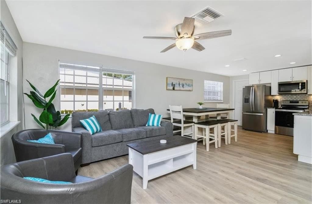 761 95th Ave N, Naples, FL 34108-17