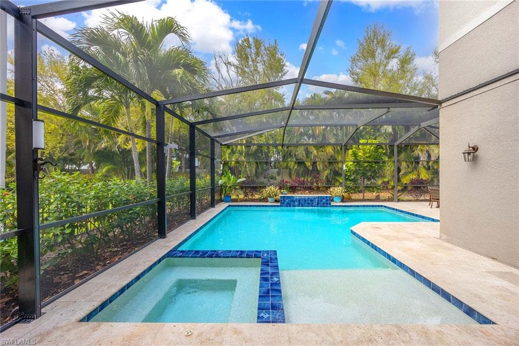 13872 Luna Dr, Naples, FL 34109-4