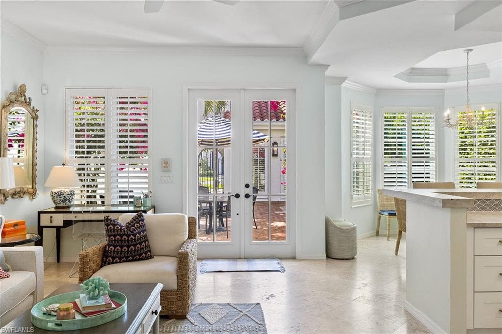 425 2nd Ave S A1, Naples, FL 34102-10