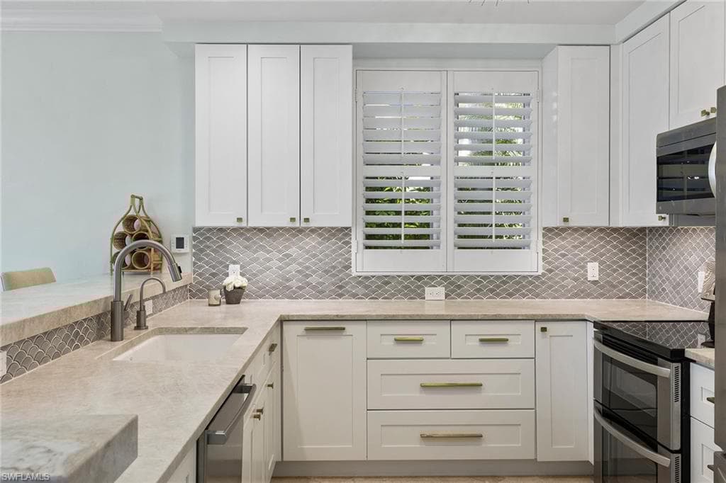 425 2nd Ave S A1, Naples, FL 34102-15
