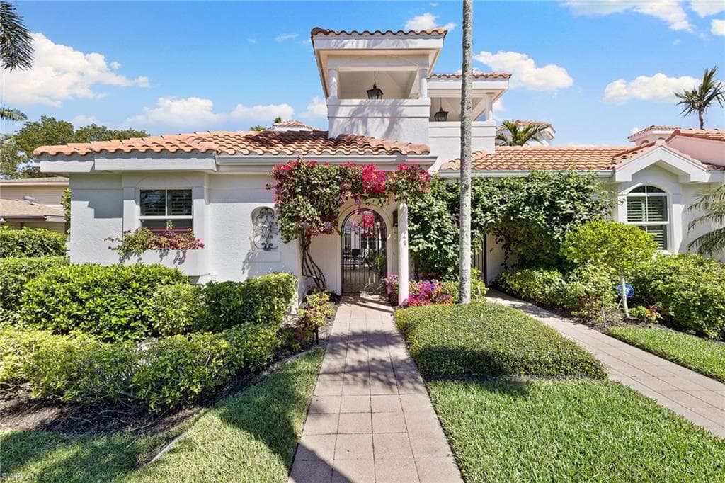 425 2nd Ave S A1, Naples, FL 34102-2