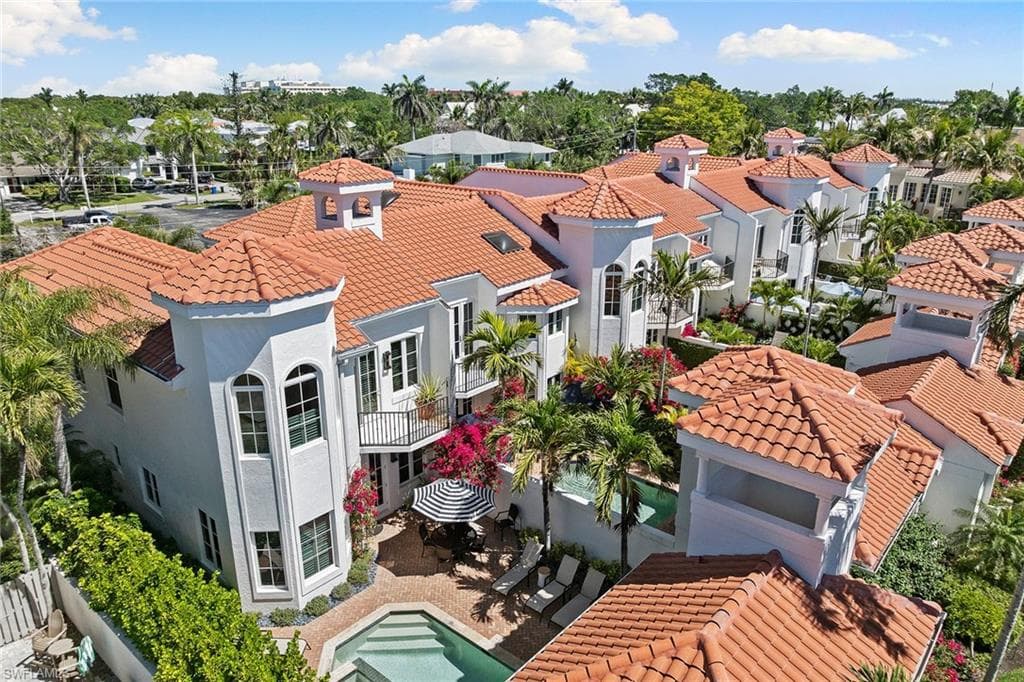 425 2nd Ave S A1, Naples, FL 34102-29