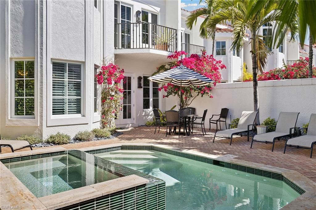 425 2nd Ave S A1, Naples, FL 34102-30