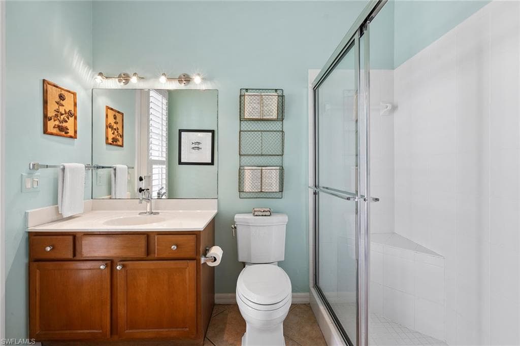 425 2nd Ave S A1, Naples, FL 34102-32