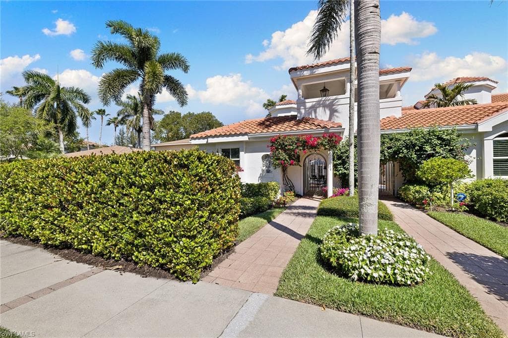 425 2nd Ave S A1, Naples, FL 34102-41