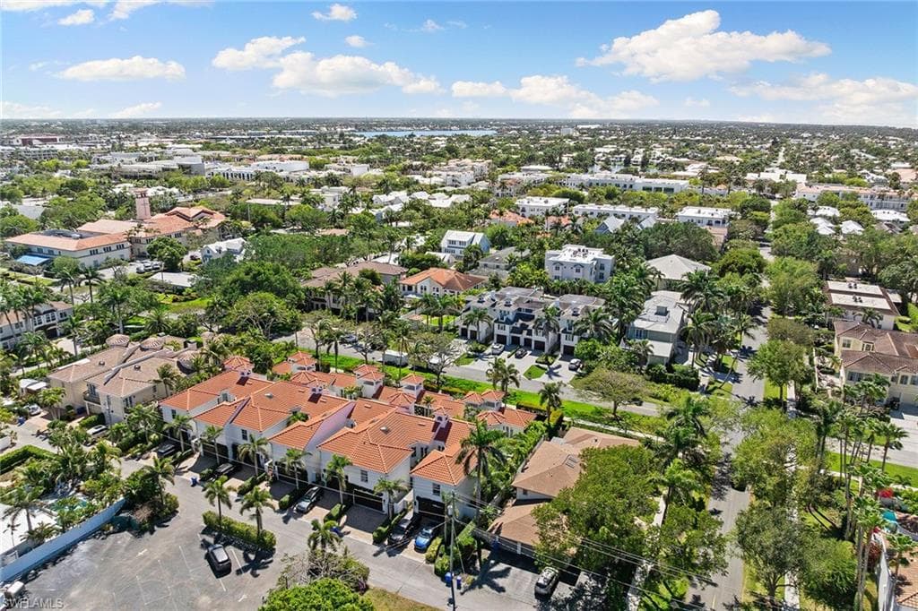 425 2nd Ave S A1, Naples, FL 34102-44