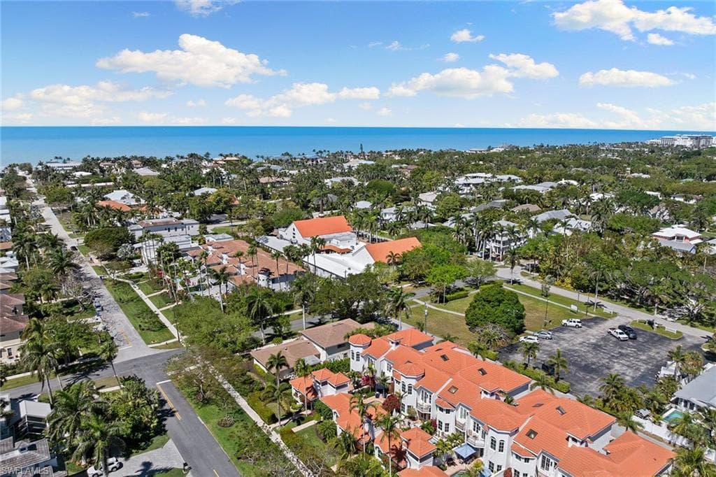 425 2nd Ave S A1, Naples, FL 34102-46
