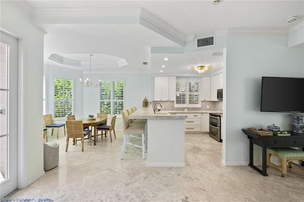 425 2nd Ave S A1, Naples, FL 34102-8