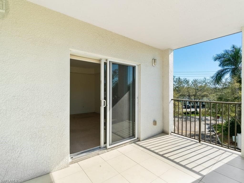 1100 Pine Ridge Rd B307, Naples, FL 34108-12