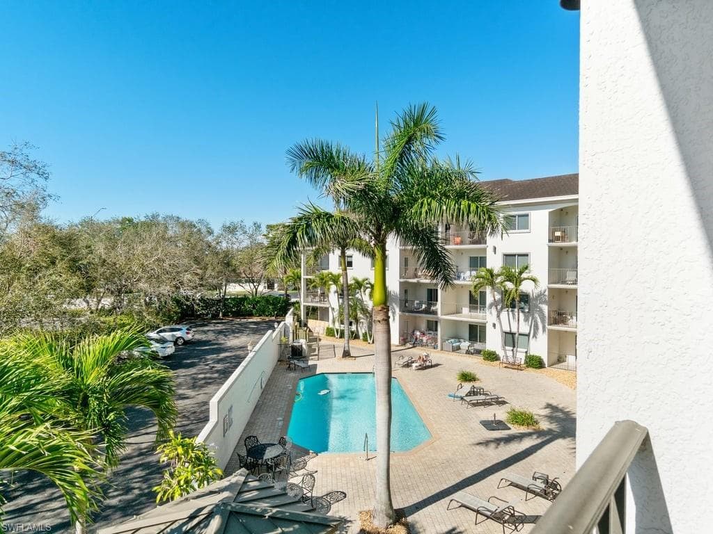 1100 Pine Ridge Rd B307, Naples, FL 34108-15