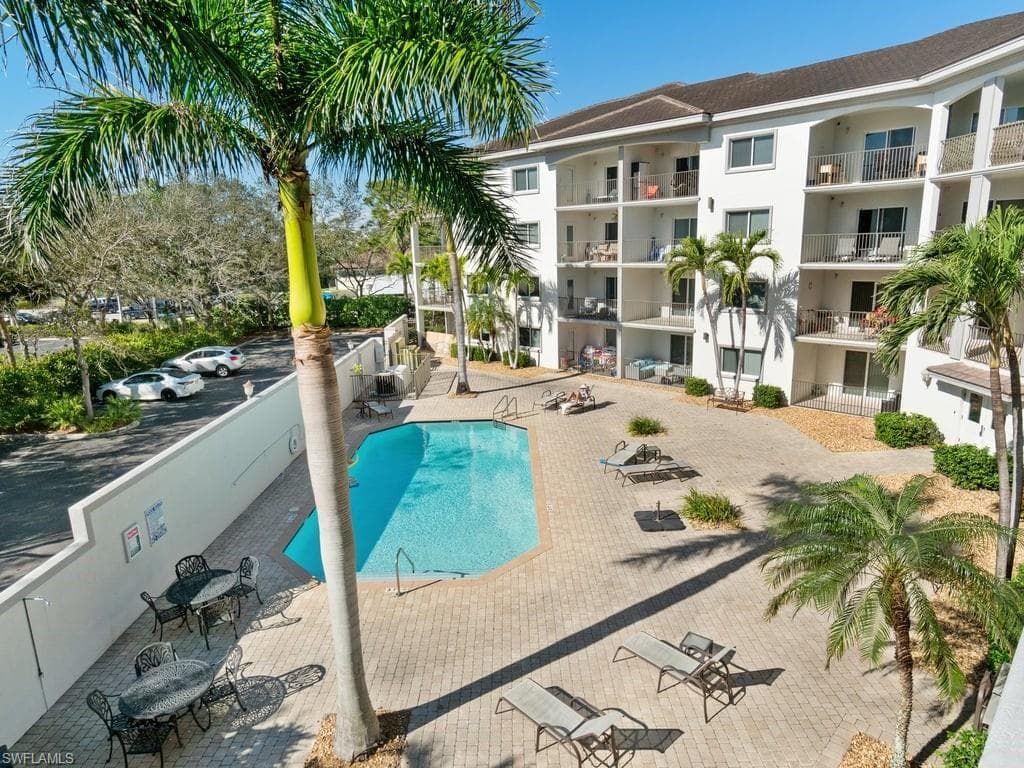 1100 Pine Ridge Rd B307, Naples, FL 34108-16