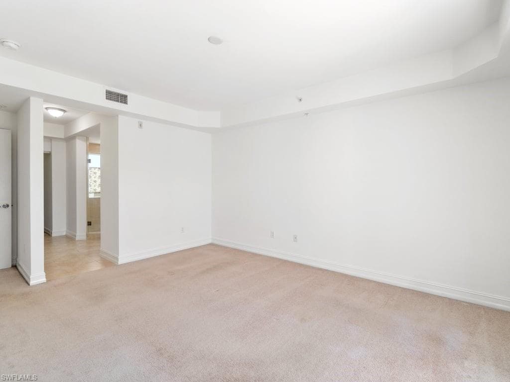 1100 Pine Ridge Rd B307, Naples, FL 34108-17