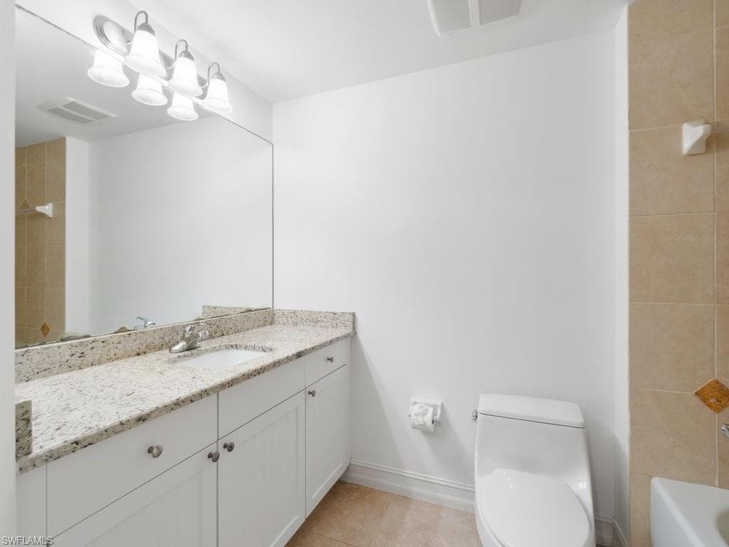1100 Pine Ridge Rd B307, Naples, FL 34108-26