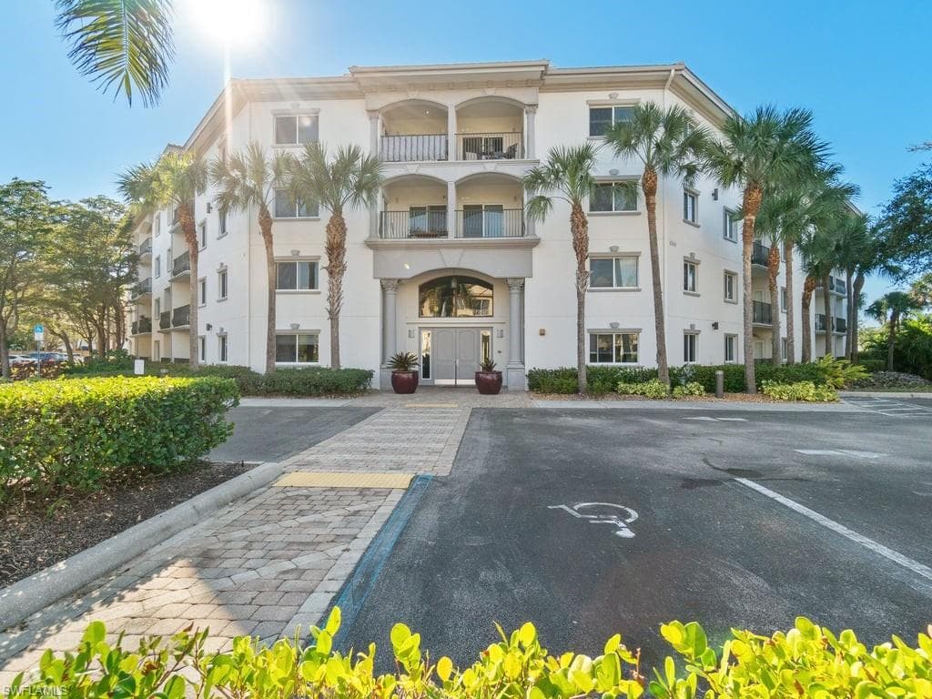 1100 Pine Ridge Rd B307, Naples, FL 34108-1
