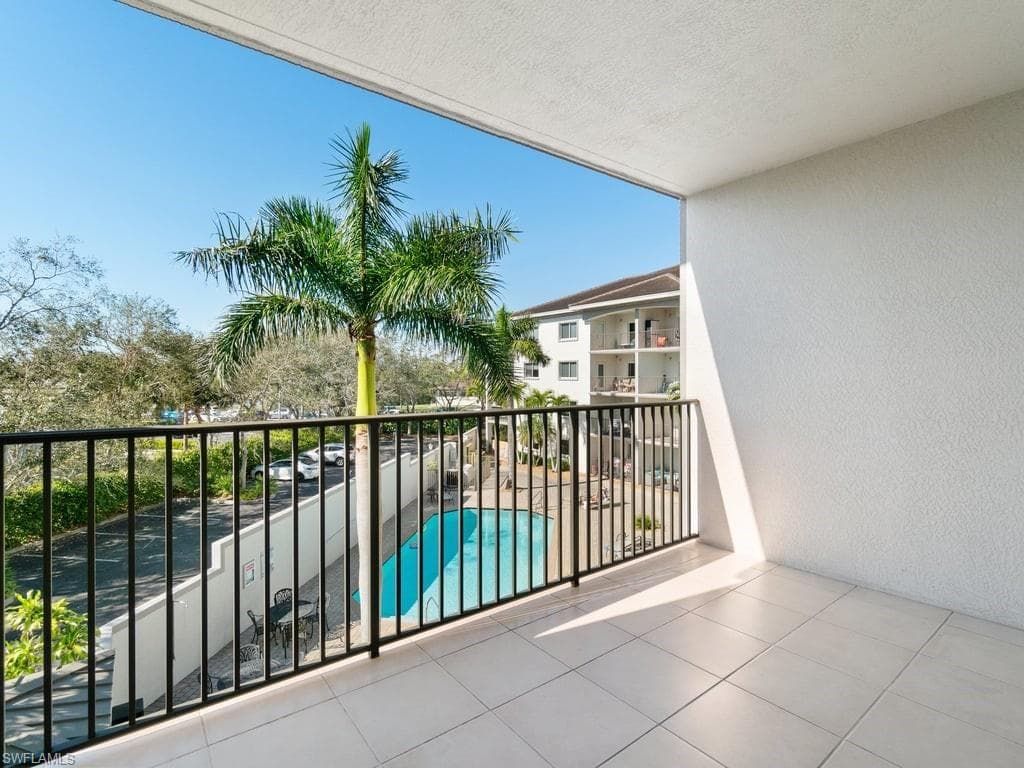 1100 Pine Ridge Rd B307, Naples, FL 34108-28