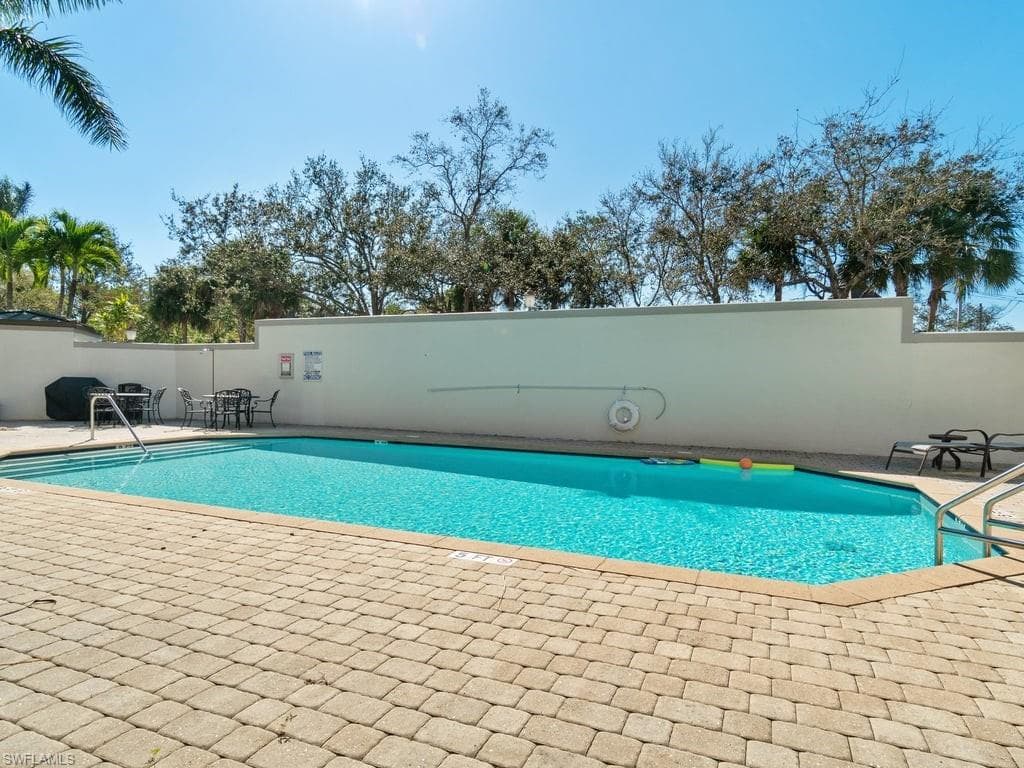 1100 Pine Ridge Rd B307, Naples, FL 34108-31