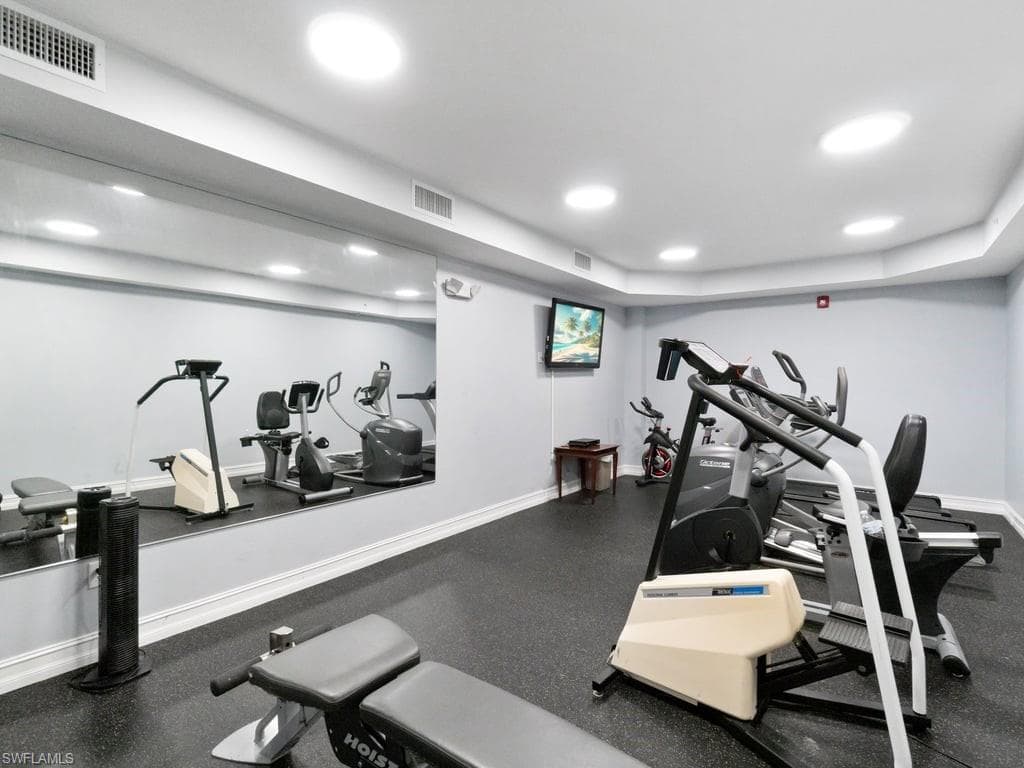 1100 Pine Ridge Rd B307, Naples, FL 34108-33