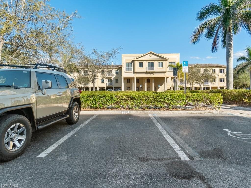 1100 Pine Ridge Rd B307, Naples, FL 34108-37