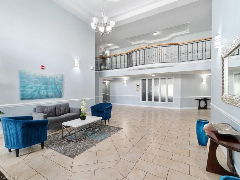 1100 Pine Ridge Rd B307, Naples, FL 34108-3