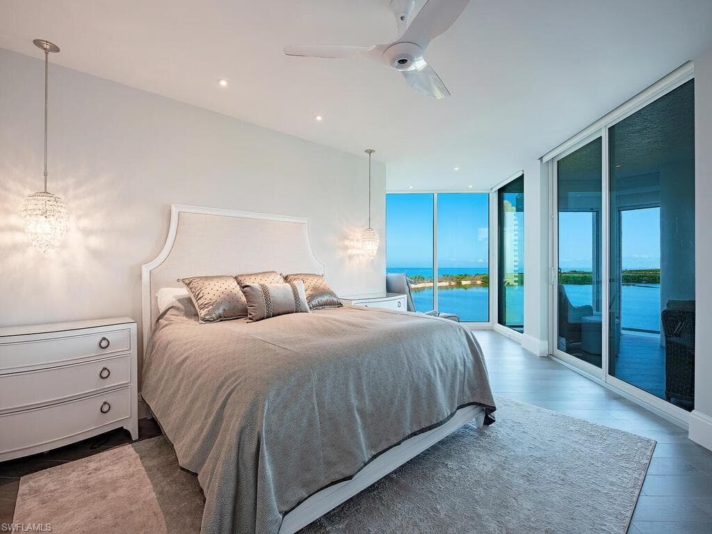 60 Seagate Dr 606, Naples, FL 34103-16