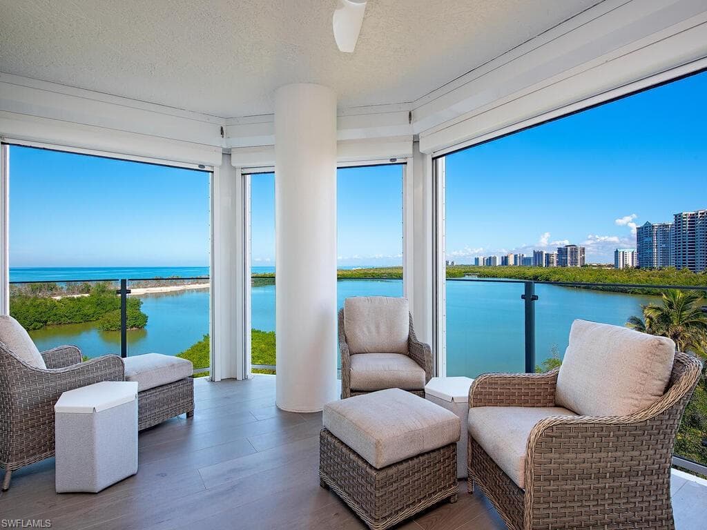 60 Seagate Dr 606, Naples, FL 34103-17