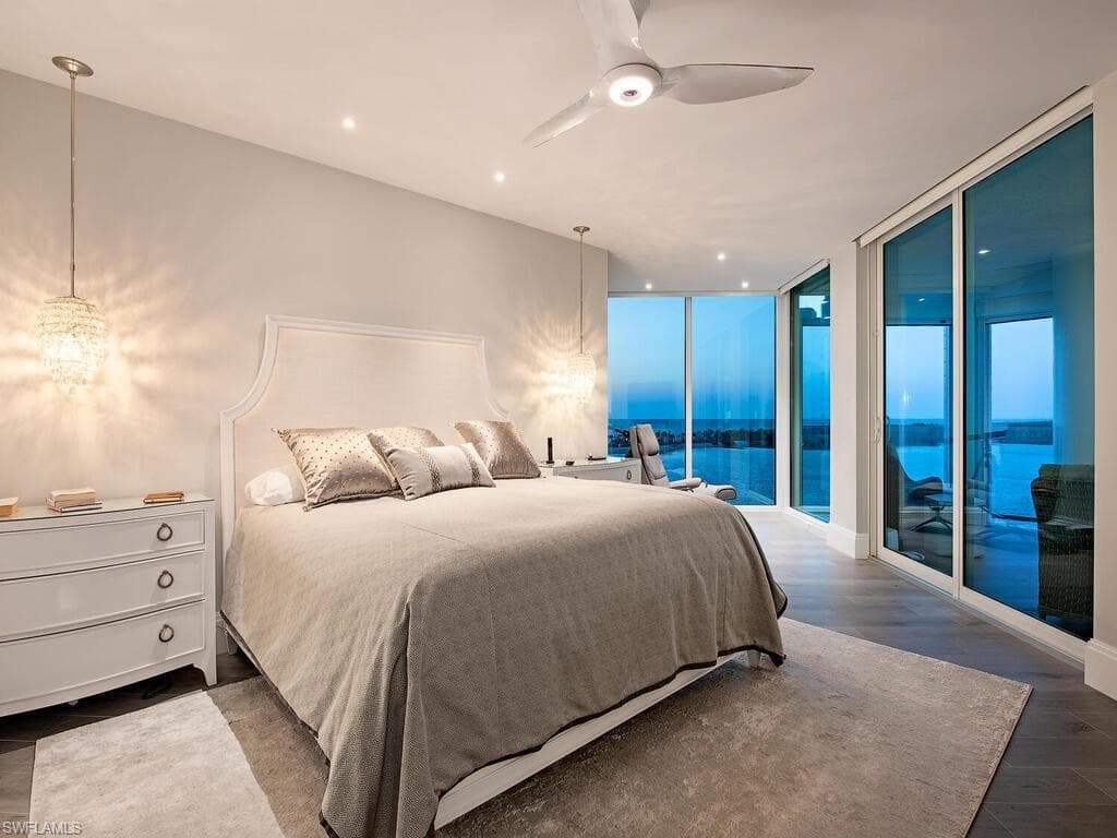 60 Seagate Dr 606, Naples, FL 34103-18
