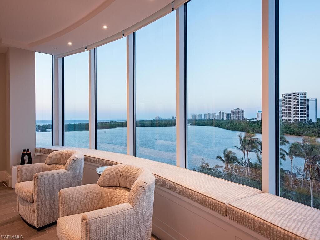 60 Seagate Dr 606, Naples, FL 34103-4