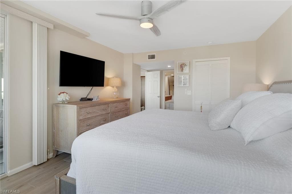 25 Bluebill Ave A906, Naples, FL 34108-21