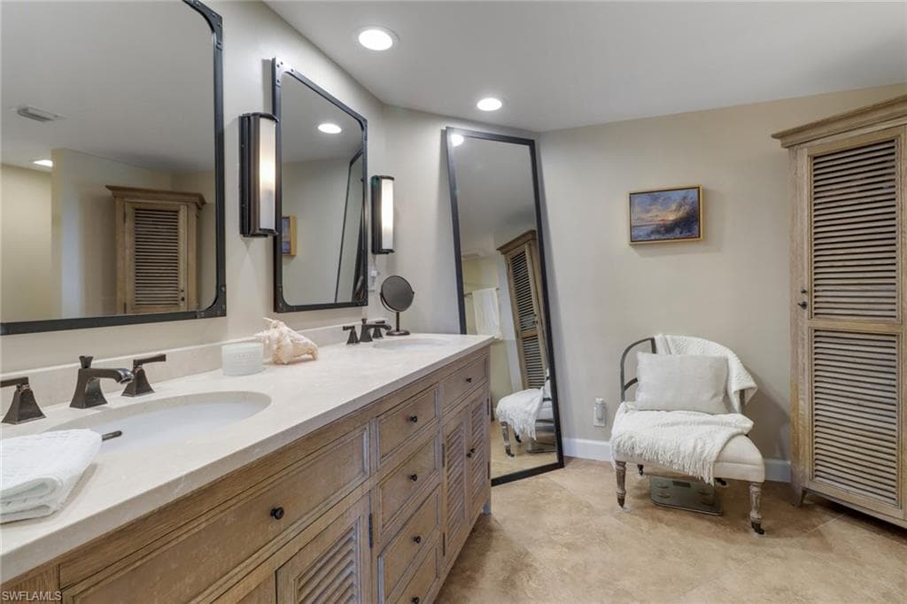25 Bluebill Ave A906, Naples, FL 34108-22