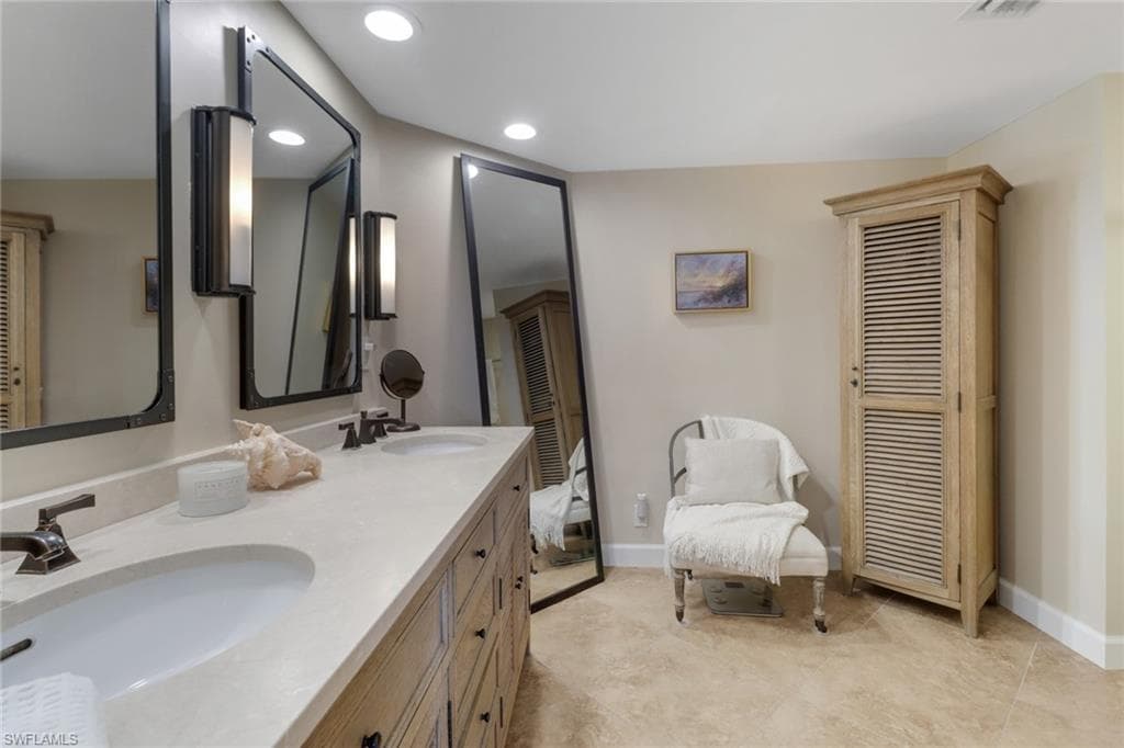 25 Bluebill Ave A906, Naples, FL 34108-23