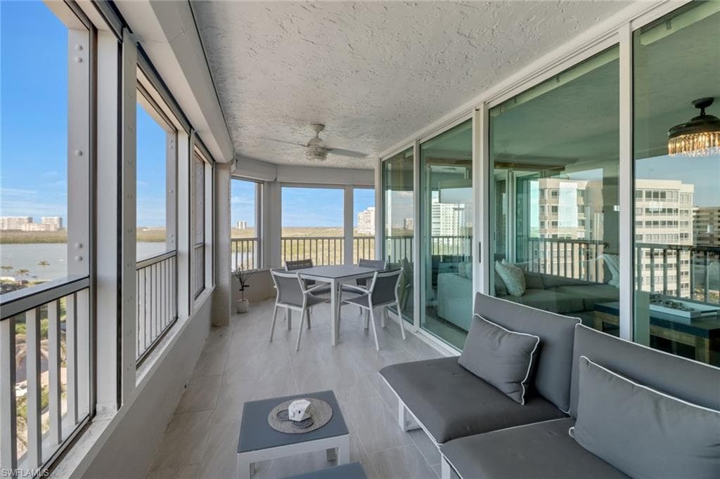 25 Bluebill Ave A906, Naples, FL 34108-30