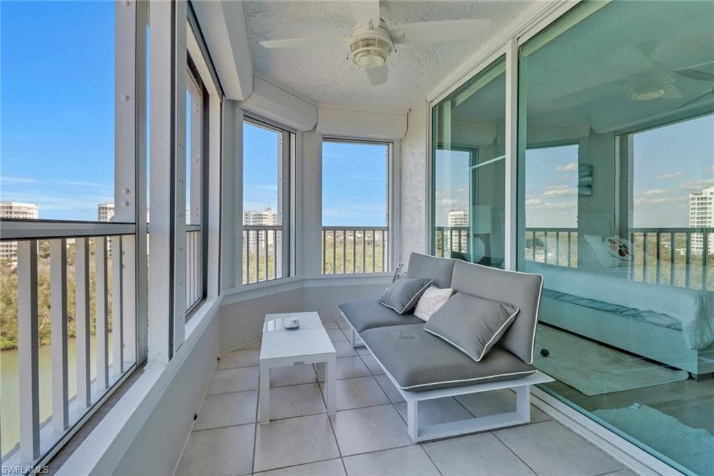 25 Bluebill Ave A906, Naples, FL 34108-5