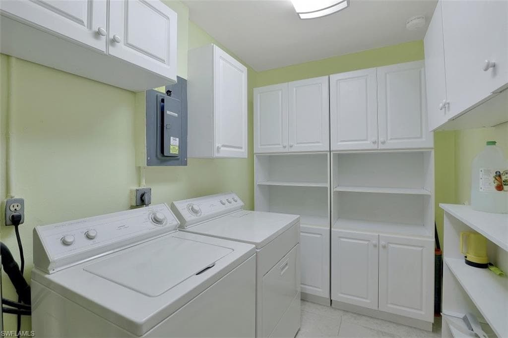 1136 Illinois Dr, Naples, FL 34103-17