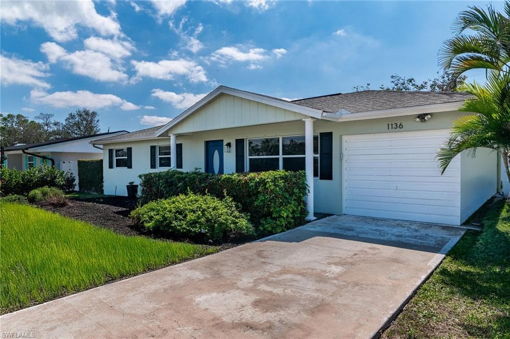 1136 Illinois Dr, Naples, FL 34103-24