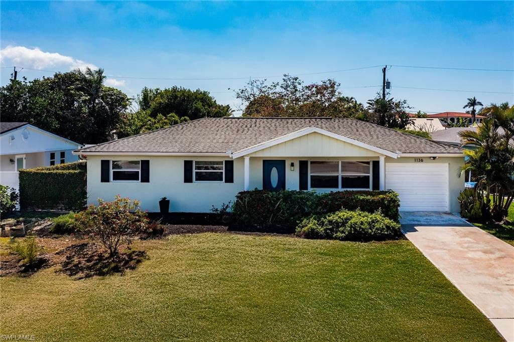 1136 Illinois Dr, Naples, FL 34103-25