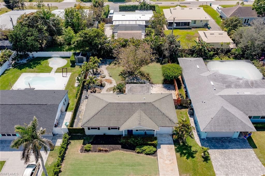 1136 Illinois Dr, Naples, FL 34103-26