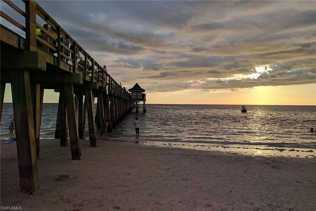 1136 Illinois Dr, Naples, FL 34103-29