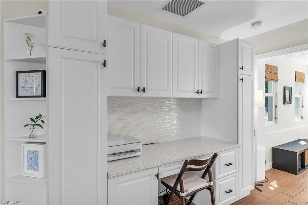 1136 Illinois Dr, Naples, FL 34103-4