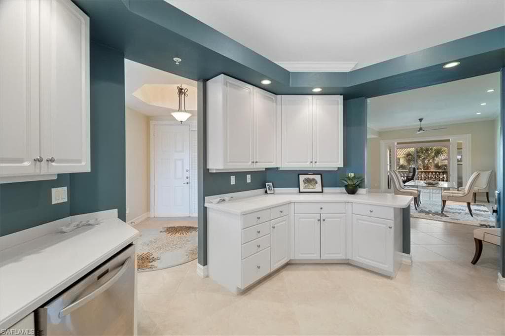 1845 Les Chateaux Blvd 302, Naples, FL 34109-17