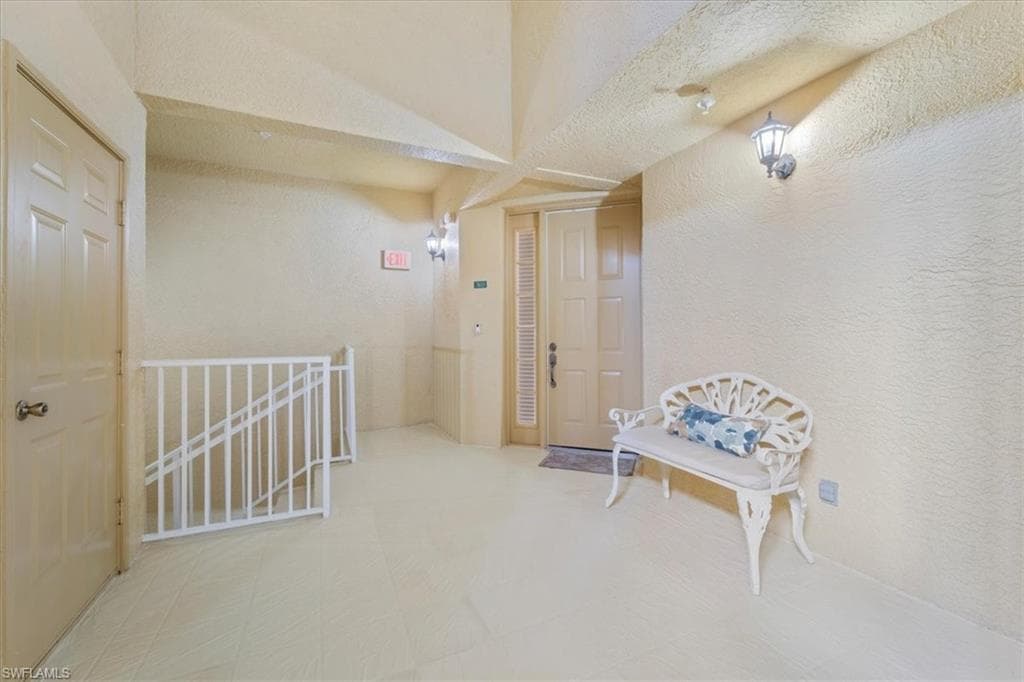 1845 Les Chateaux Blvd 302, Naples, FL 34109-37