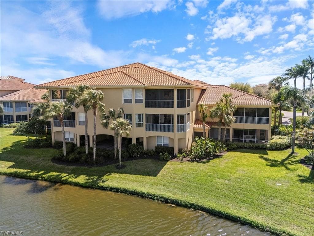 1845 Les Chateaux Blvd 302, Naples, FL 34109-3
