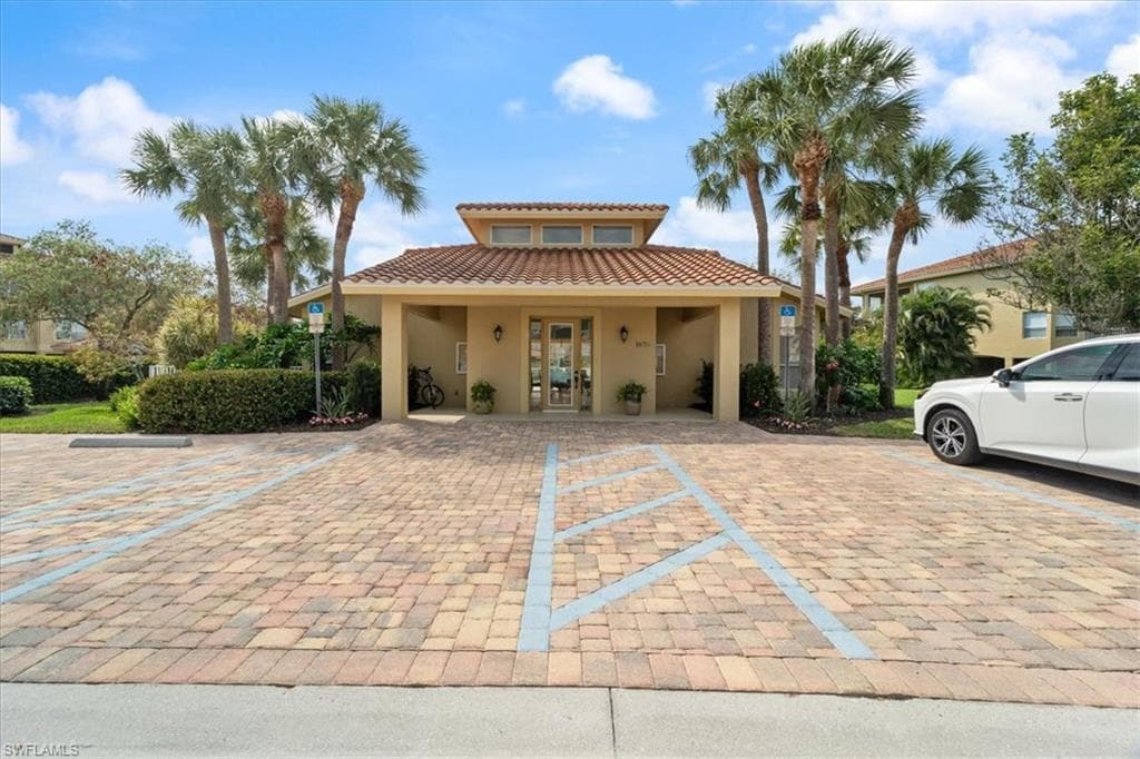 1845 Les Chateaux Blvd 302, Naples, FL 34109-44