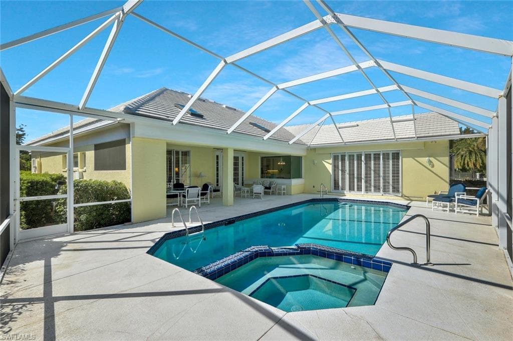 815 Ashburton Dr, Naples, FL 34110-18