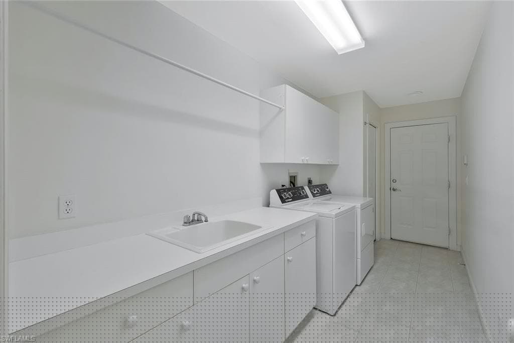 815 Ashburton Dr, Naples, FL 34110-29