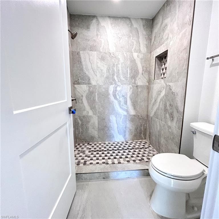 8275 Ibis Club Dr 705, Naples, FL 34104-11