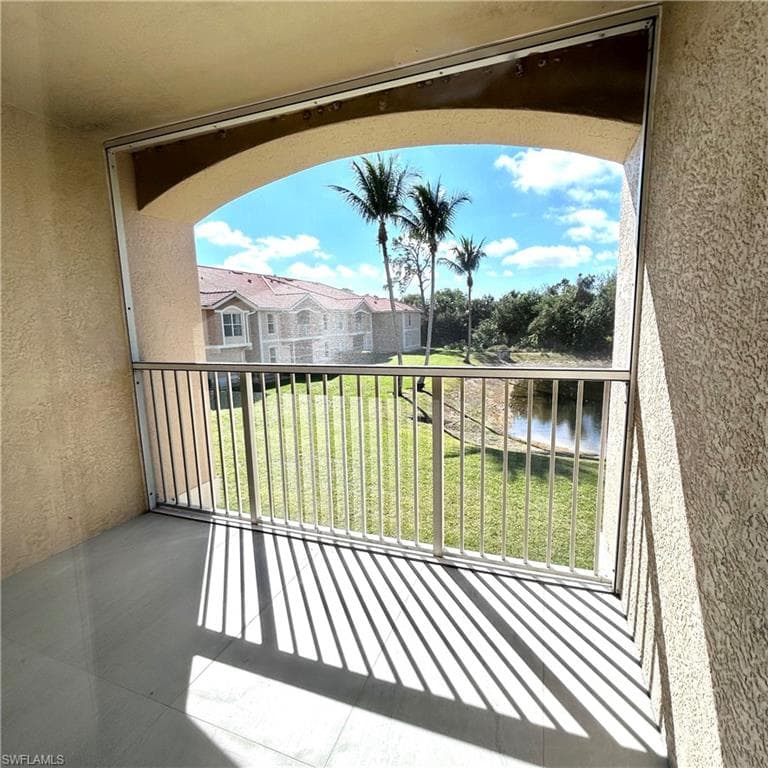 8275 Ibis Club Dr 705, Naples, FL 34104-17