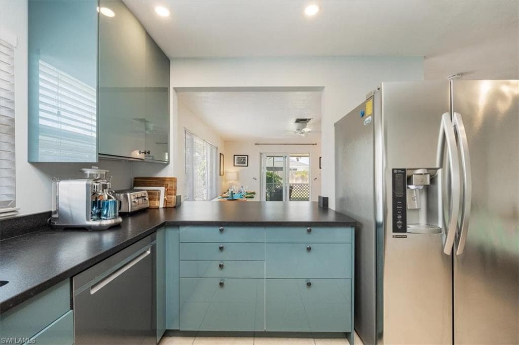 569 98th Ave N, Naples, FL 34108-9